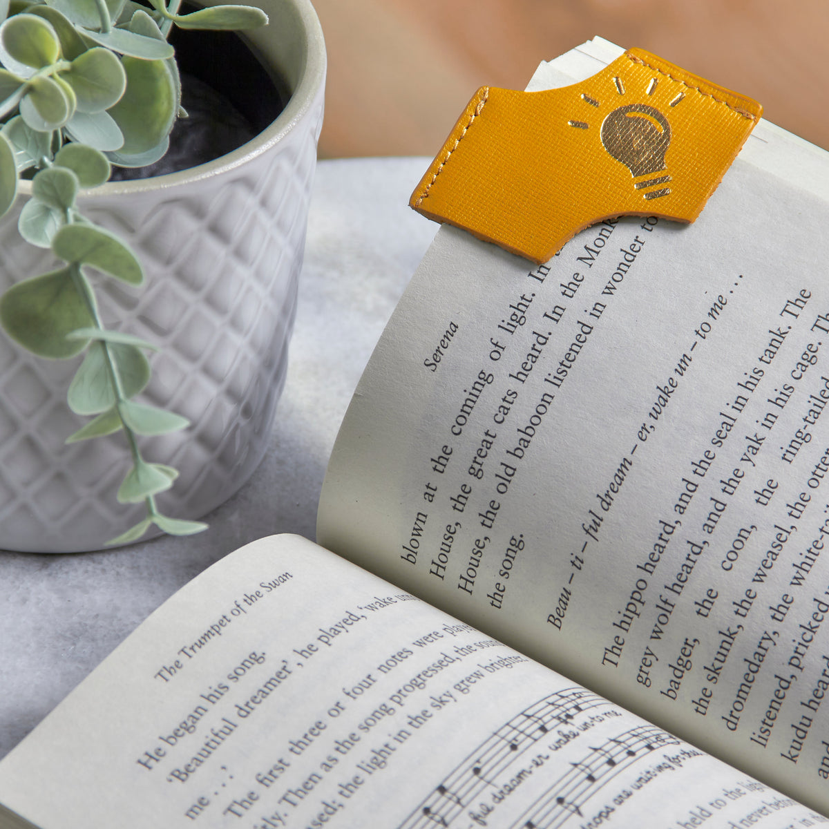 🎁 Copy of Genuine Leather Corner Bookmark - Light Bulb 💡 Icon (100% off)