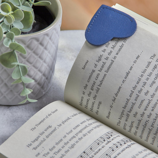 Heart Genuine Leather Corner Bookmark - ♥️